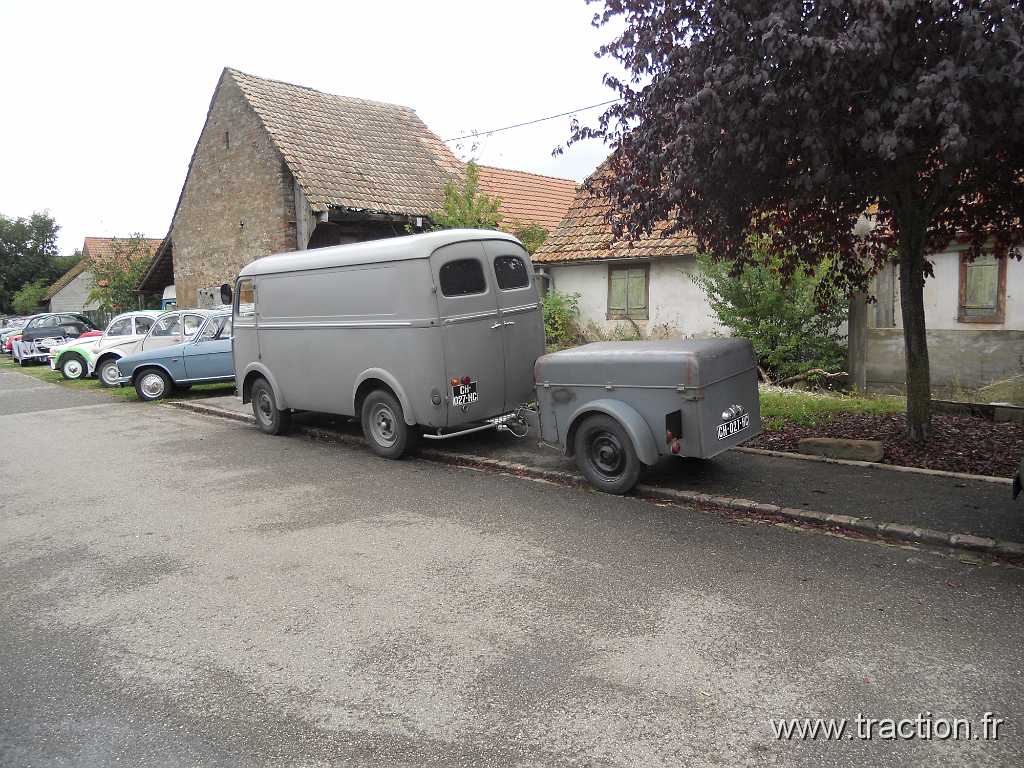2013_Rustenhart (42).JPG - 06/10/2013 - 68740 RUSTENHART 33ème Randonnée Internationale des Vendanges - Fourgon Peugeot DB3 et sa remorque Kiiva